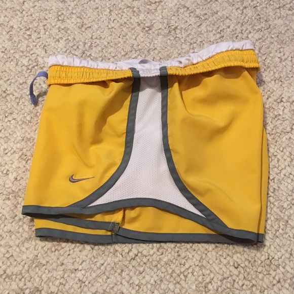 Girls Yellow Nike Shorts - Picture 3 of 5